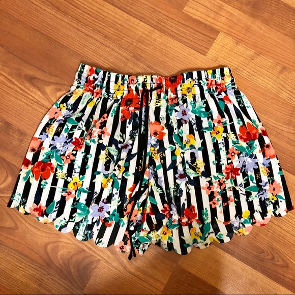 Gilligan & O'Malley Pants - Gilligan & O’Malley Floral Shorts Gilligan & O'Malley Pants - Gilligan & O’Malley Floral Shorts